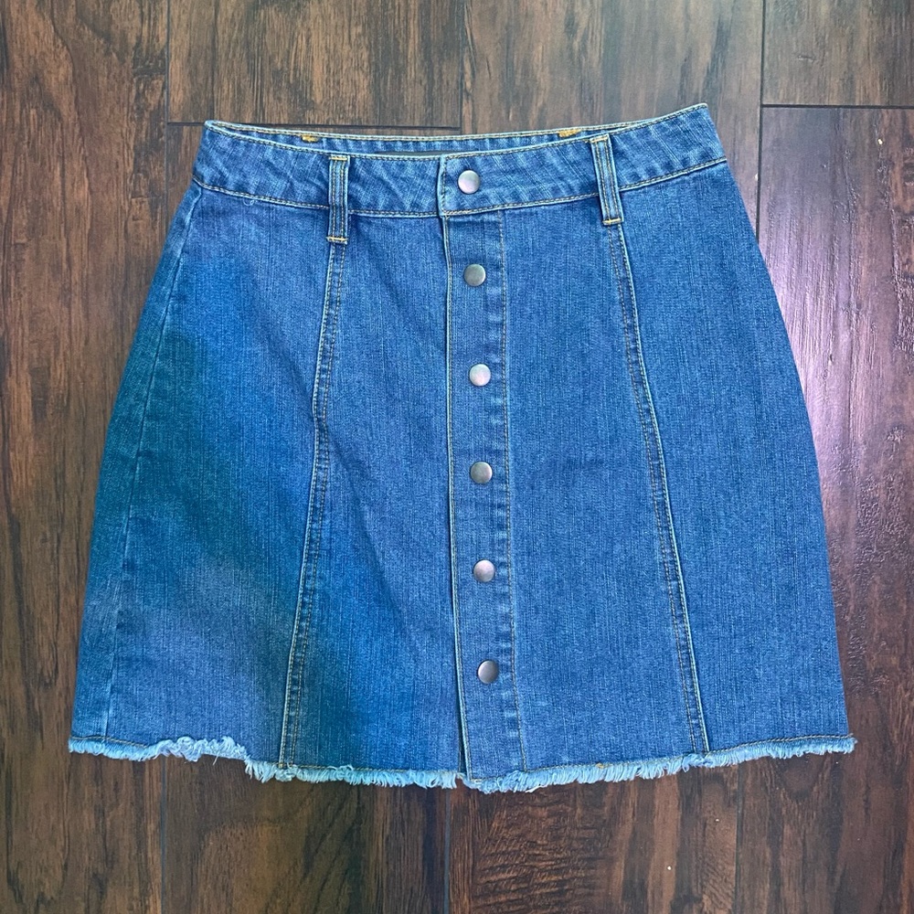 Button up cute skirt!